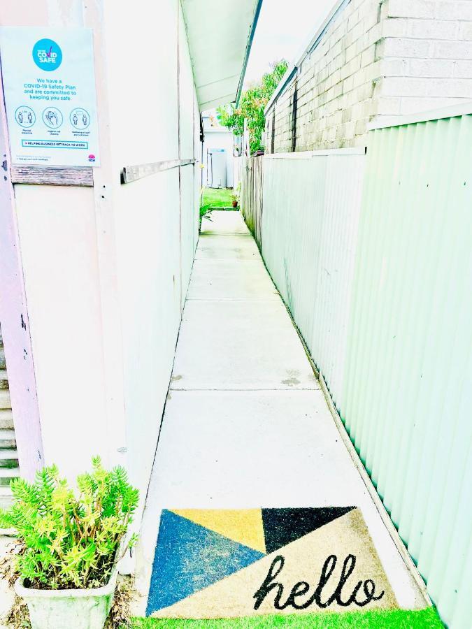Churchill'S B&B Twin Spa Getaway Studio スワンジー エクステリア 写真